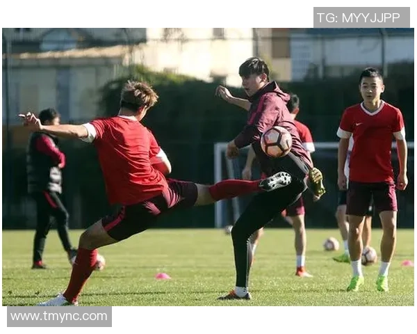 南京与武汉足球队赛后复盘分析双方战术意识与表现差异